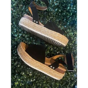 Soda size 6 espadrille, flat platform sandal ￼